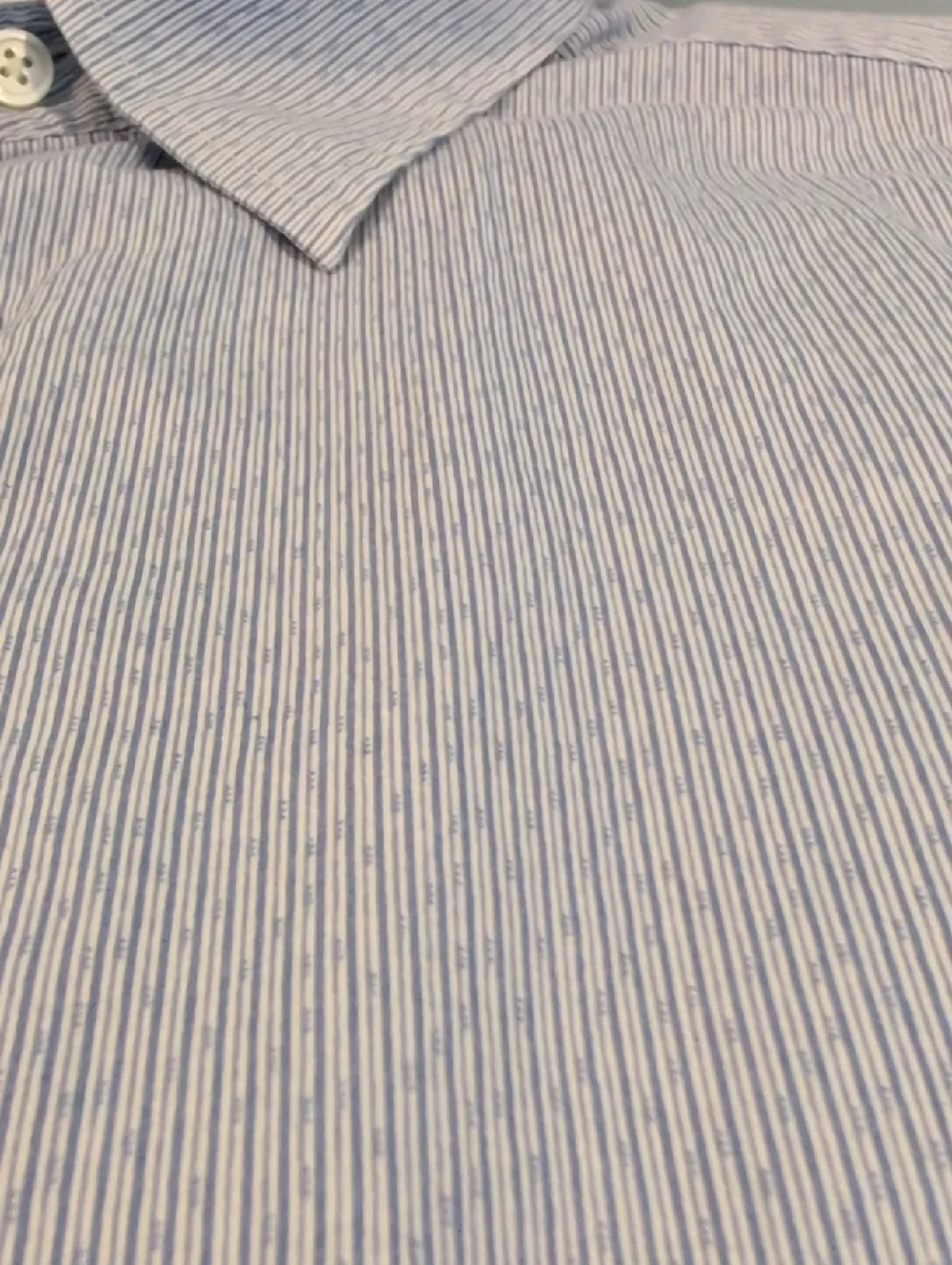 Banana Republic Men's Medium Regular Fit Short Sleeve Button Down Shirt